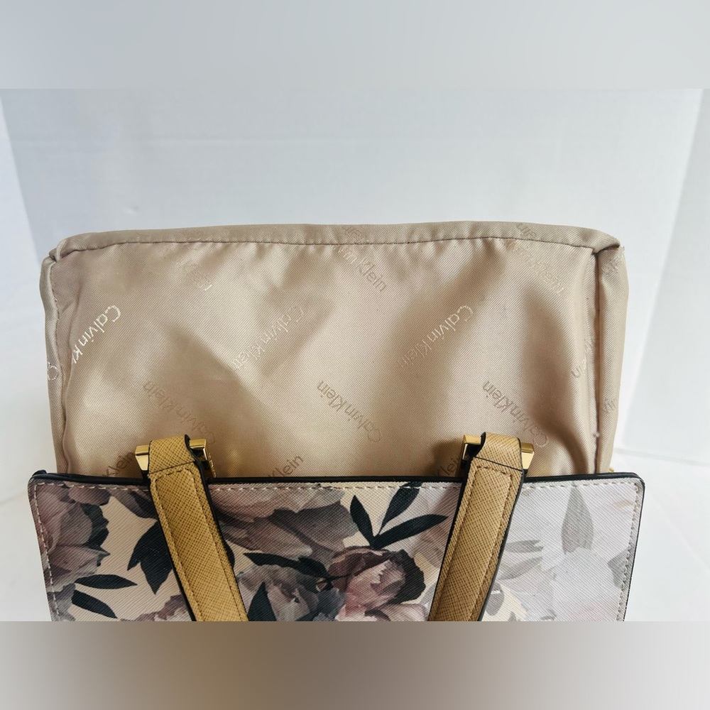 Calvin Klein Lola Small Crossbody - Picture 14 of 16